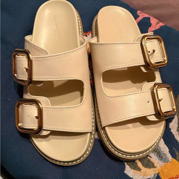 ✨HP✨Universal Thread Double Buckle Wide Sandals - Picture 3 of 5